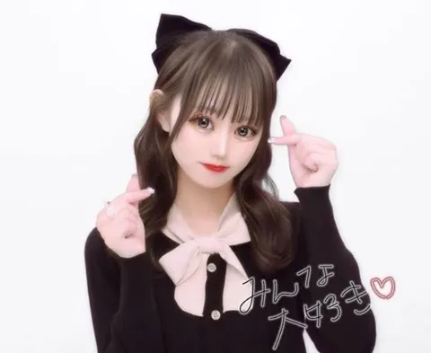 リボンと指ハートの妖精感
