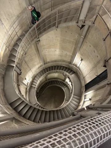 無限に続く螺旋階段