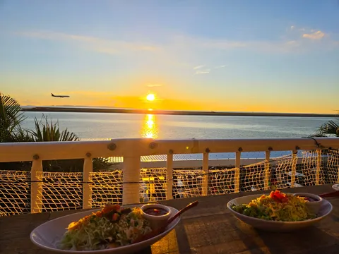 夕陽と旅立ち、食卓の彩り