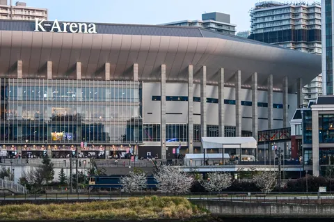K-Arenaと水辺の春