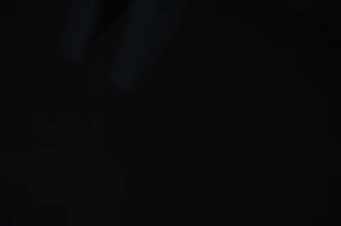 闇夜に浮かぶ光の断片