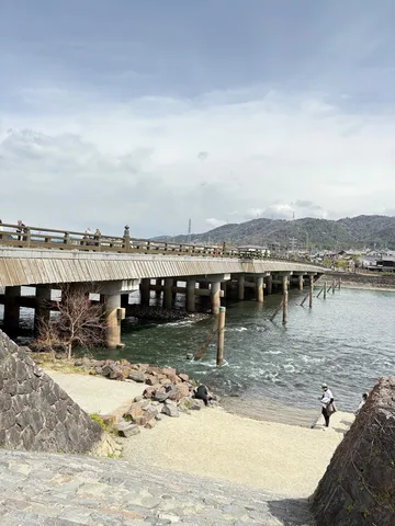 古都の風情、水辺の散策