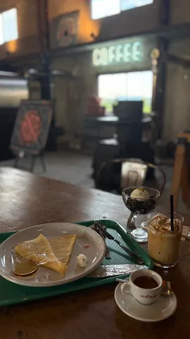 昼下がりの喫茶風景