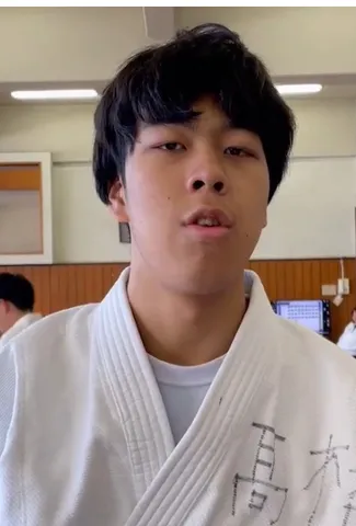 真っ白な道着が映える一枚