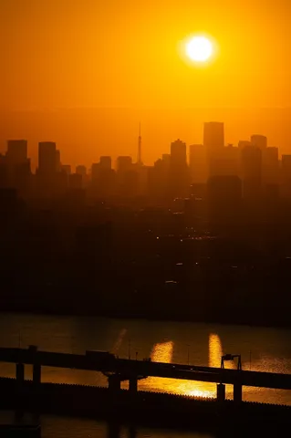 夕暮れオレンジ都市風景