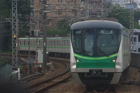 曲がる線路の余韻