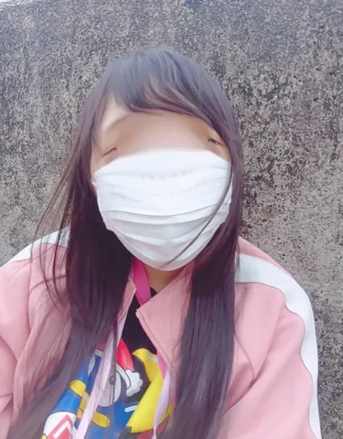 マスク越しの個性的な世界観