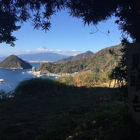 富士山を望む港町の詩情