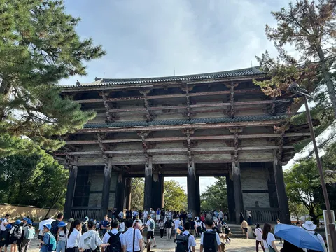 古都の壮大なる門構え