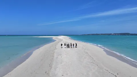 青い海と白砂の道、最高の瞬間