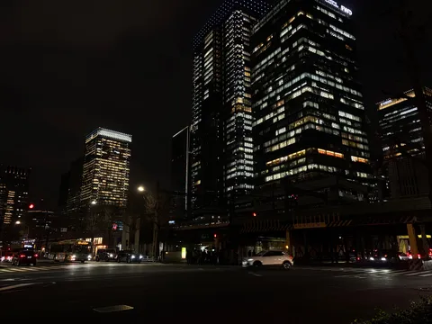 帰り道。夜の都会。