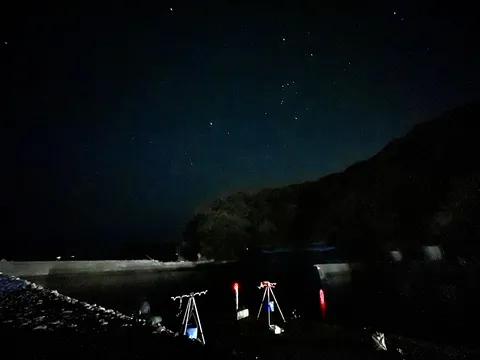 星降る夜の釣り場