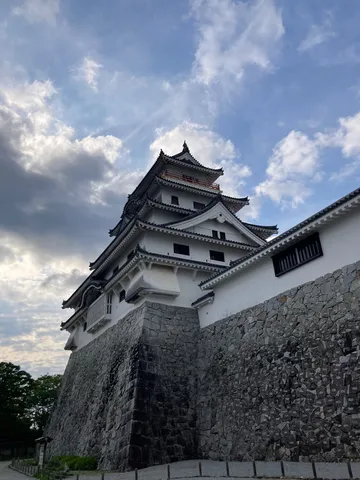 悠久の時を刻む石垣と城郭