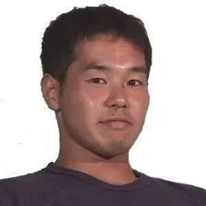 白背景に浮かぶ静かな力
