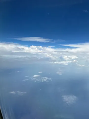 蒼穹と雲の境界線