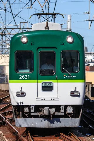 ラッシュ終わりの回送車