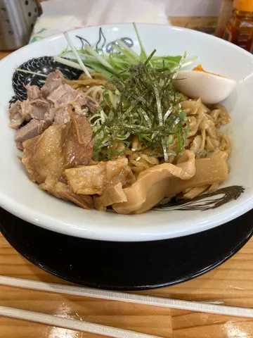 今日のラーメン、麺が主役級