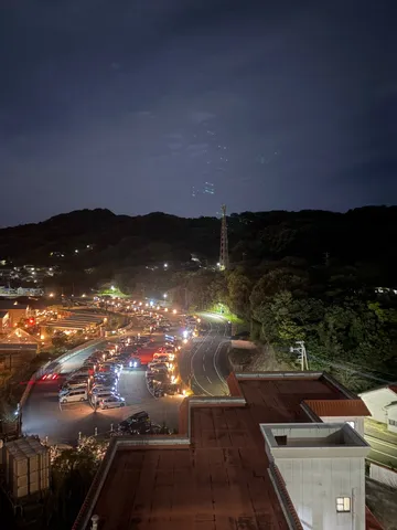夜景に灯る、人々の営み