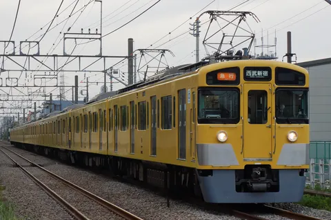黄色い電車の軌跡