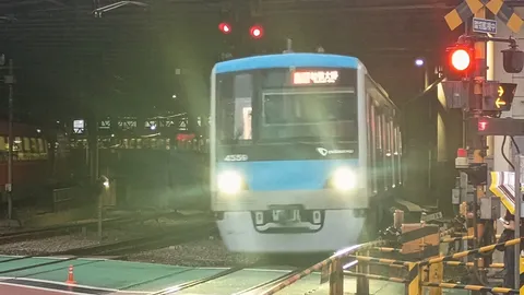 夜の帳と列車