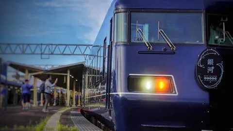 青き列車と朝の影