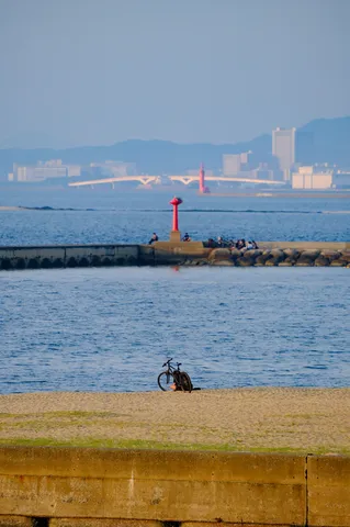潮風と灯台と自転車
