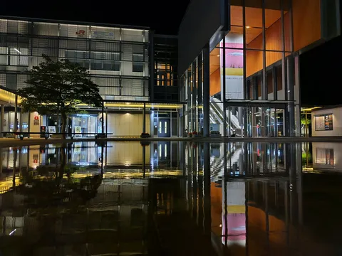夜の高山駅