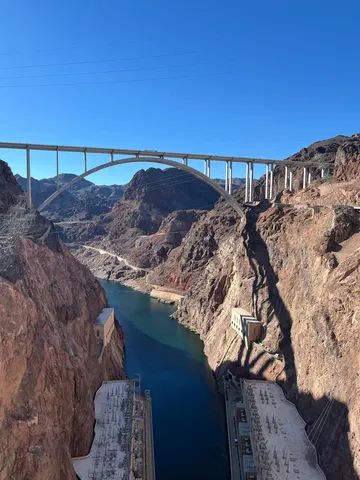 青空に映える大橋の絶景