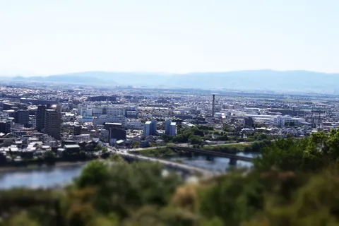 河と街が寄り添う風景
