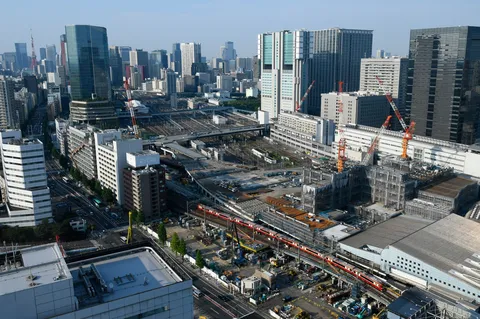 都市の躍動、建設の鼓動