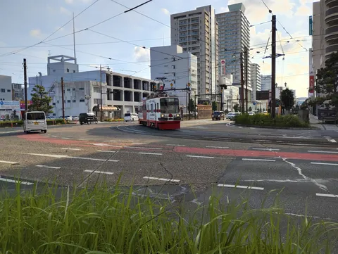 路面電車の街角