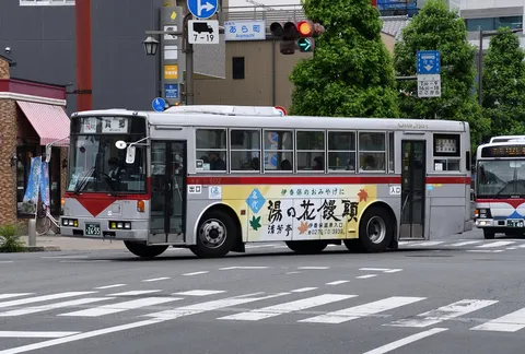 バス停からの旅立ち、信号待ち