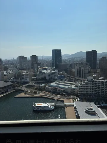 神戸港町行き交う交通