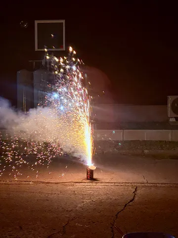夜空に咲く一瞬の輝き