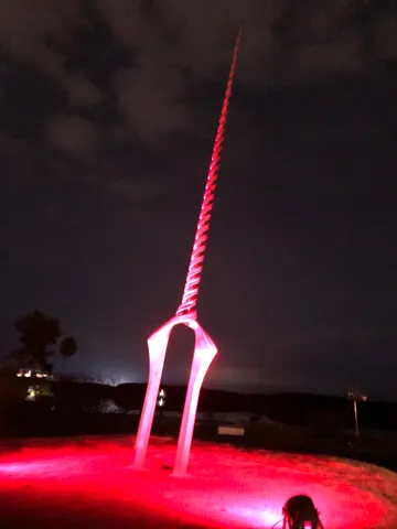 赤い縄の夜の祈り