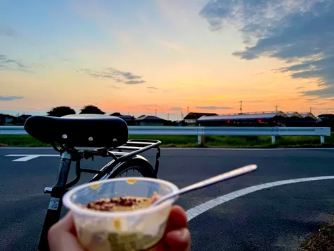 黄昏に宿る自転車の記憶
