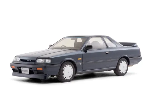 静かに佇む往年のクーペ