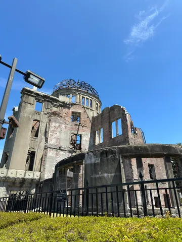 静寂が宿る、原爆ドームの雄姿