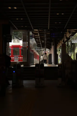 プラットホーム、次の行先へ
