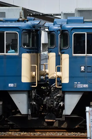 響き合う青い巨人の横顔