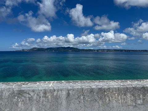 海風と雲の水平線