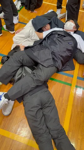 昼寝？それとも作戦会議？