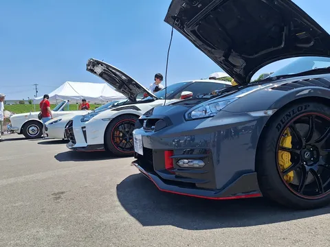 GTRたちのボンネット
