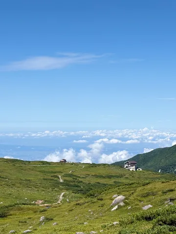 雲海と広がる山の稜線