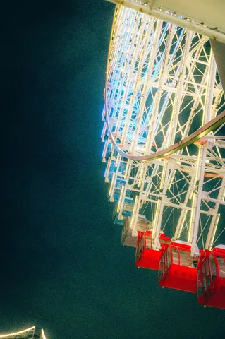 夜空を彩る光の輪