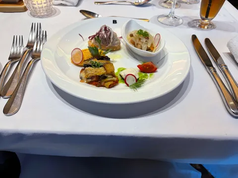 コース料理の始まり？