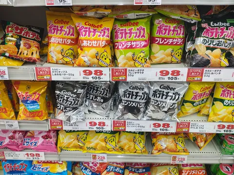 ずらりと並んだポテトチップス