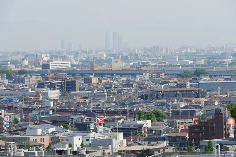 果てしなく続く、街の群像