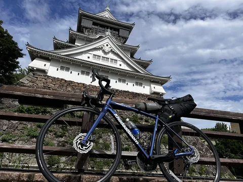 青い自転車と白亜の城