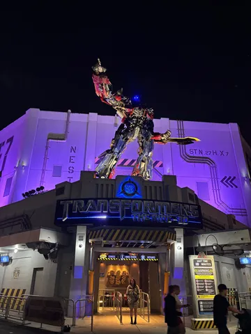 トランスフォーマーの世界へ